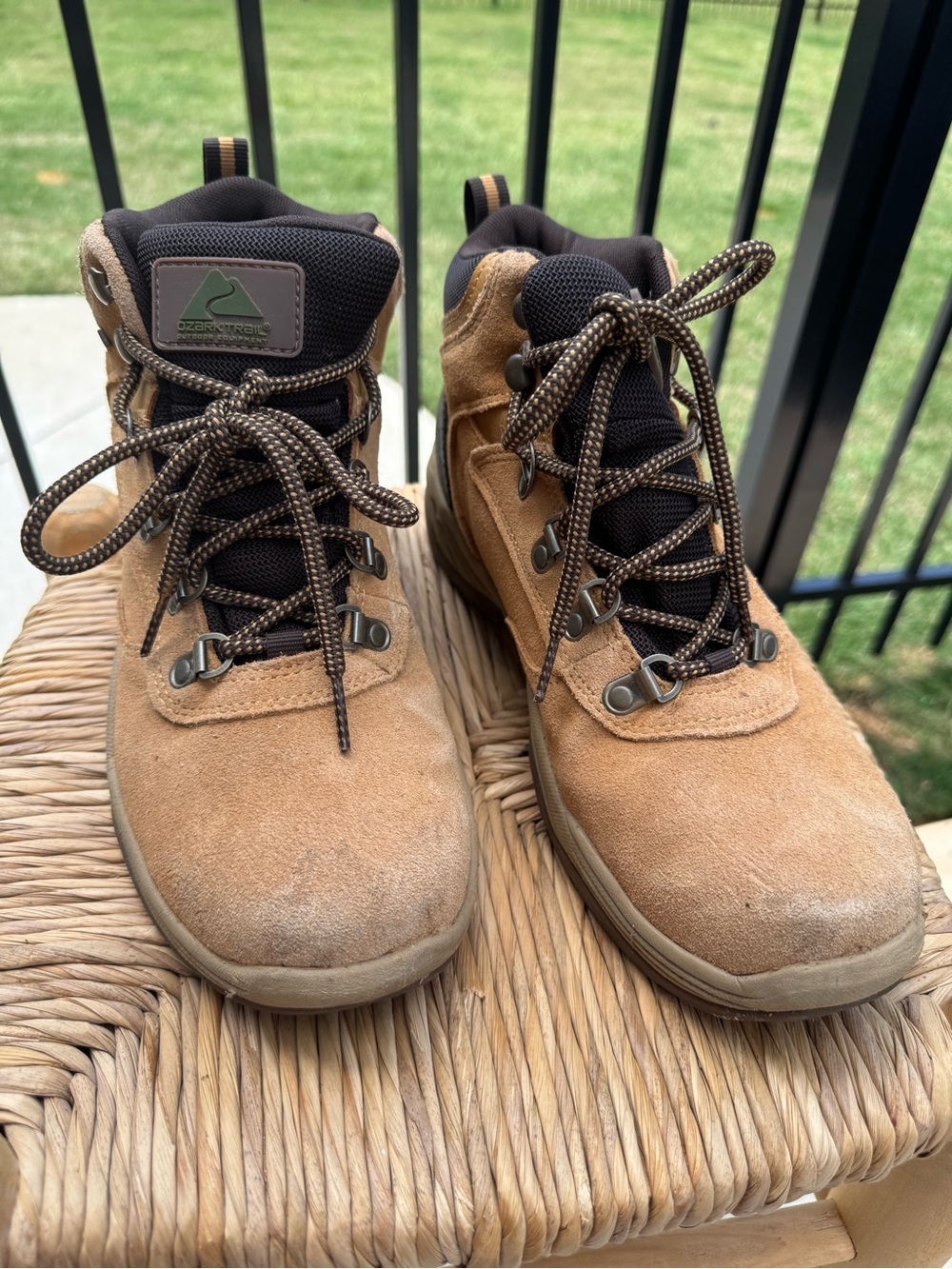 Ozark Trail Mens Tan/Brown Hiking Boots Size 8 Waterproof